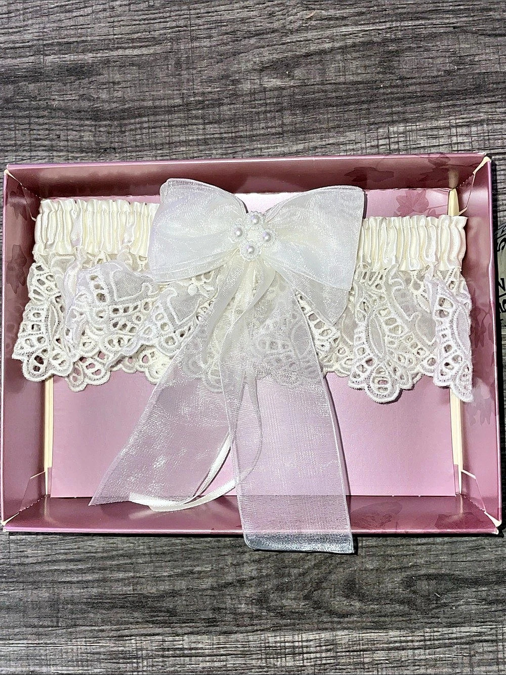 Wedding Bridal Off White Lace Bridal Garter NWT